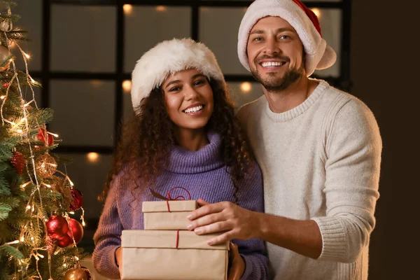 Happy Couple Christmas Gifts Home — Stock Photo, Image