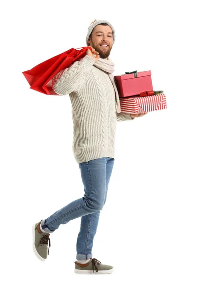 Schöner Mann Mit Weihnachtsgeschenken Auf Weißem Hintergrund — Stockfoto