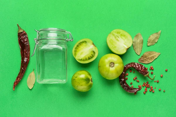 Sammansättning Med Färska Tomater Burk Och Ingredienser För Konservering Grön — Stockfoto