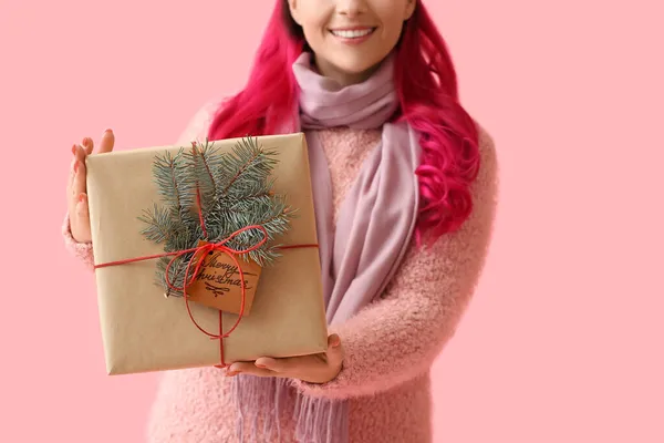 Beautiful Woman Christmas Gift Pink Background — Stock Photo, Image