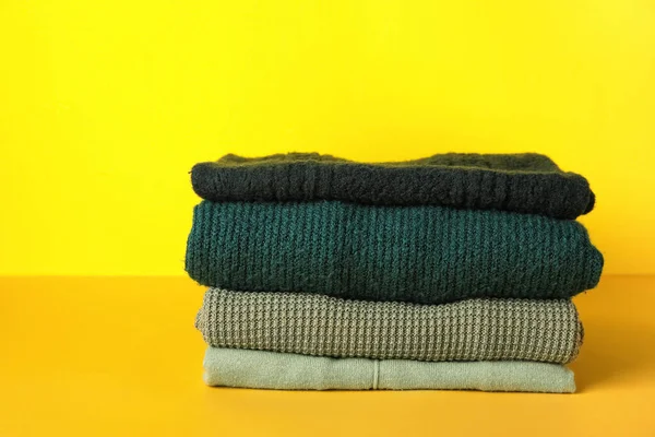 Stack Warm Sweaters Color Background — Stock Photo, Image