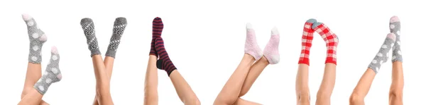 Πόδια Νεαρών Γυναικών Κομψές Κάλτσες Λευκό Φόντο — Φωτογραφία Αρχείου