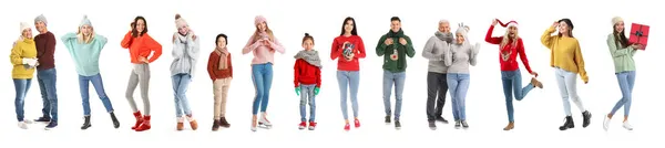 Groep Van Verschillende Mensen Winterkleding Witte Achtergrond — Stockfoto