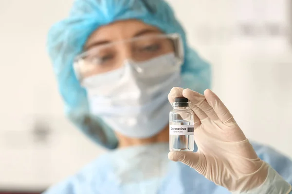Wissenschaftler Mit Covid Impfstoff Labor — Stockfoto