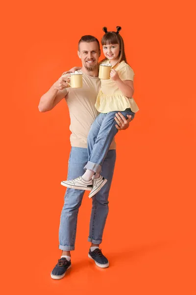 Happy Daughter Father Cups Hot Cocoa Color Background — Stock Photo, Image