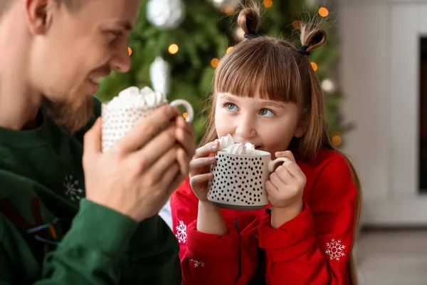 Happy Daughter Father Drinking Hot Cocoa Home — Stock Photo, Image