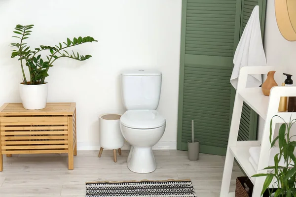 Interior Kamar Kecil Modern Dengan Toilet Mangkuk Rak Unit Dan — Stok Foto