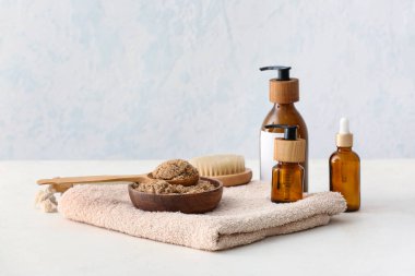 Işık arkaplanı üzerine spa seti