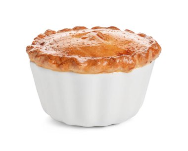 Beyaz arka planda lezzetli etli börek.