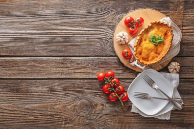 Lezzetli etli etli börek.