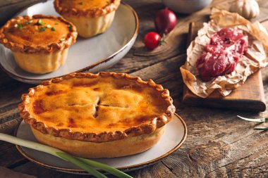 Masada etli etli etli börek.