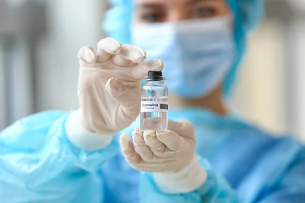 Vetenskapsman Med Covid Vaccin Laboratorium — Stockfoto