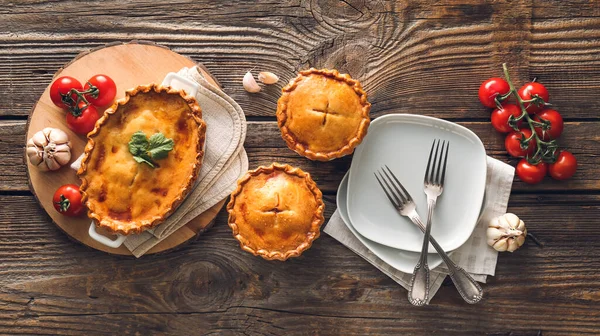 Tartes Boeuf Savoureux Sur Table — Photo