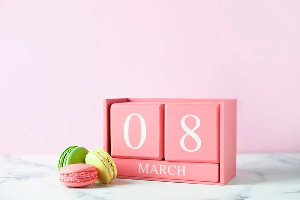 Kalender Med Datum För Internationella Kvinnodagen Och Cookies Bordet Mot — Stockfoto