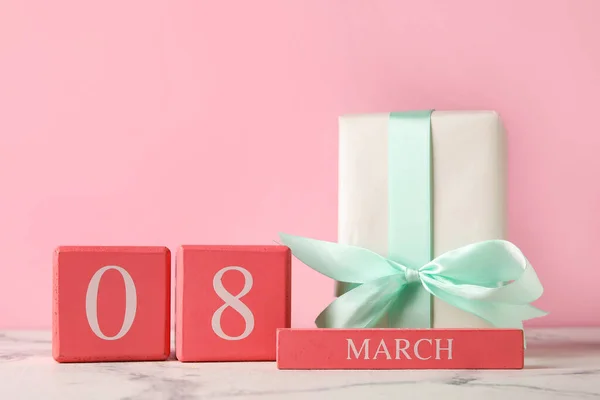 Calendar Date International Women Day Gift Box Table Color Background — Stock Photo, Image