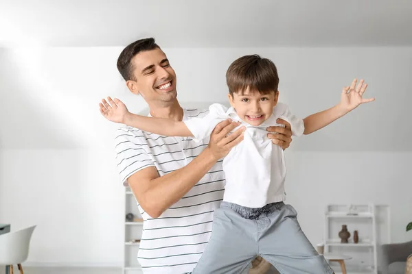 Man His Little Son Playing Home — Stock Photo, Image