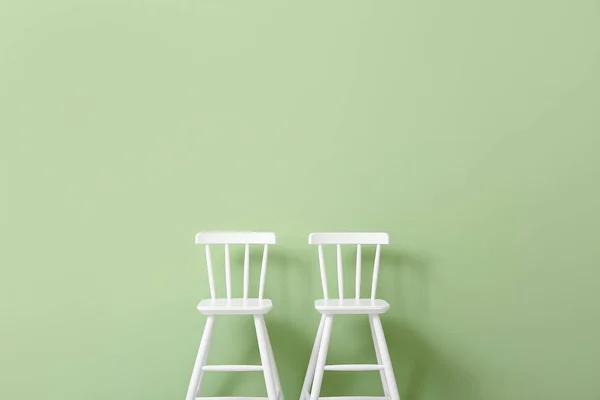 White Chairs Children Green Background — Stock Photo, Image