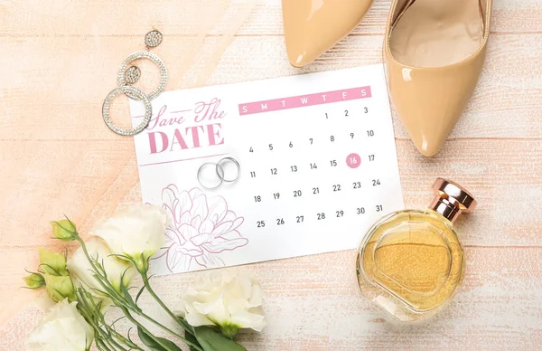 Bela Composição Com Calendário Casamento Mesa — Fotografia de Stock