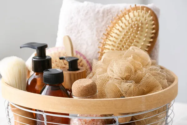 Basket Towel Bath Supplies Hair Brush Sponge Closeup — Stock Photo, Image