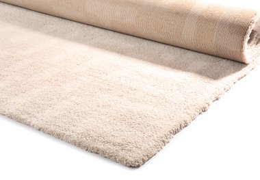 Beyaz arkaplanda modern halı