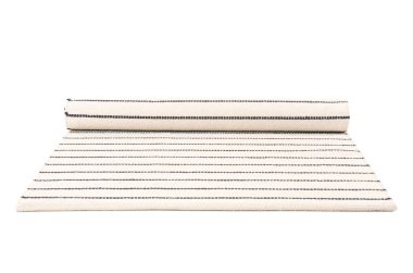 Beyaz arkaplanda modern halı