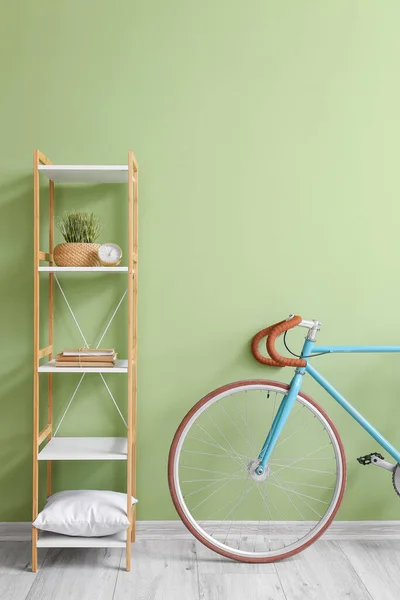 Modern Bicycle Shelving Unit Green Wall — Stock Photo, Image