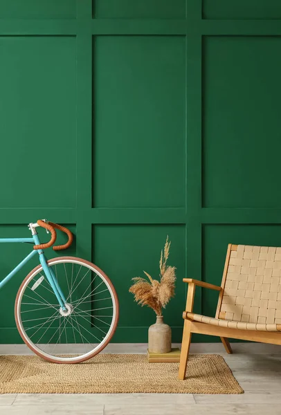 Stylish Armchair Vase Bicycle Green Wall — Stock Photo, Image