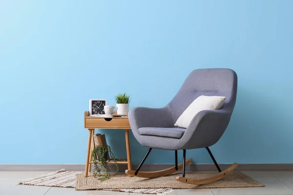 Comfortable Armchair Table Color Wall Interior Living Room — Stock Photo, Image