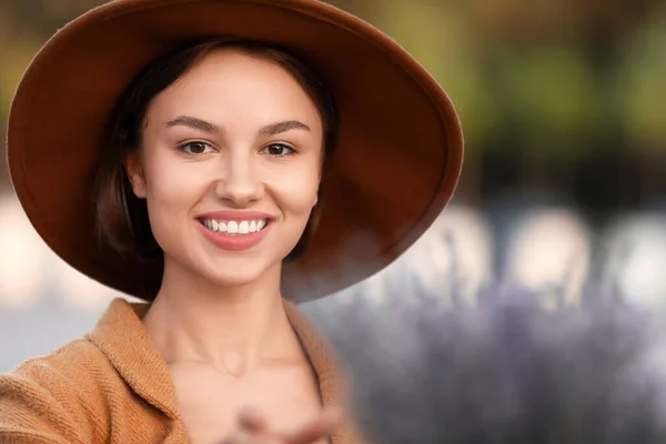 Portrait Young Happy Woman Taking Bouquet Beautiful Flowers Outdoors — Stock Photo, Image