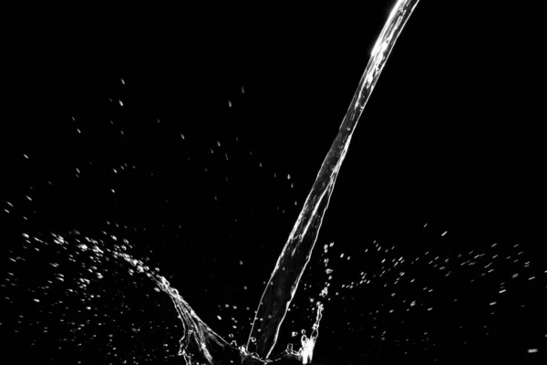Fröccsenő Víz Fekete Háttér — Stock Fotó