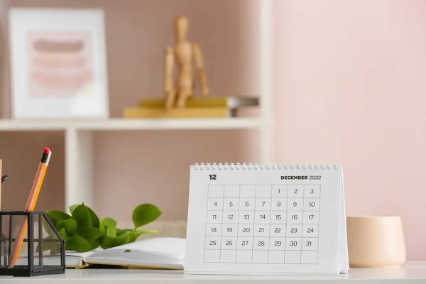 Calendario Papel Para Diciembre 2022 Sobre Mesa —  Fotos de Stock