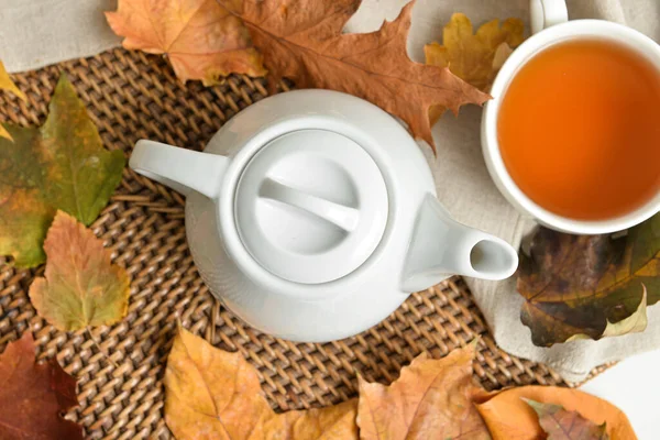 Tea Pot Cup Hot Beverage Autumn Leaves Table — Stock Photo, Image
