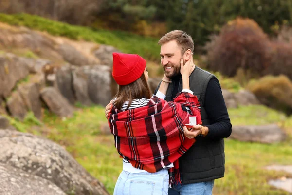 Happy Young Engaged Couple Beautiful Autumn Park — Stock Photo, Image