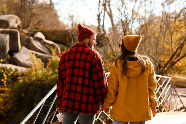 Loving Couple Hugging Bridge Beautiful Autumn Park — Stock Photo, Image