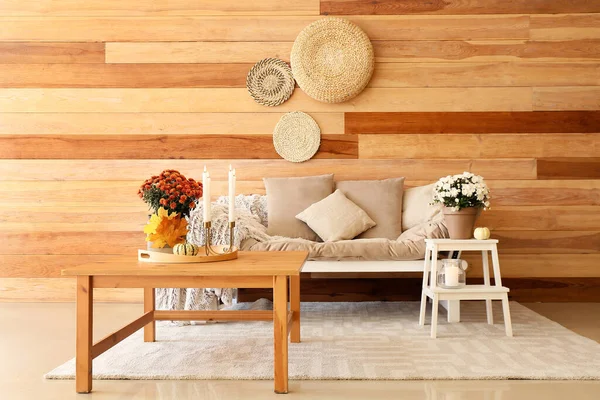 Interior Modern Living Room Comfortable Sofa Chrysanthemum Flowers — Stock Photo, Image