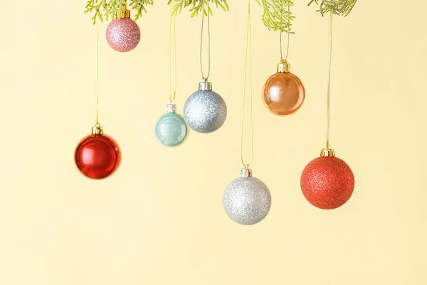 Различные Рождественские Шары Цветном Фоне — стоковое фото