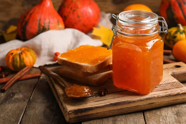 Jar Sweet Pumpkin Jam Toasts Wooden Background — Stock Photo, Image
