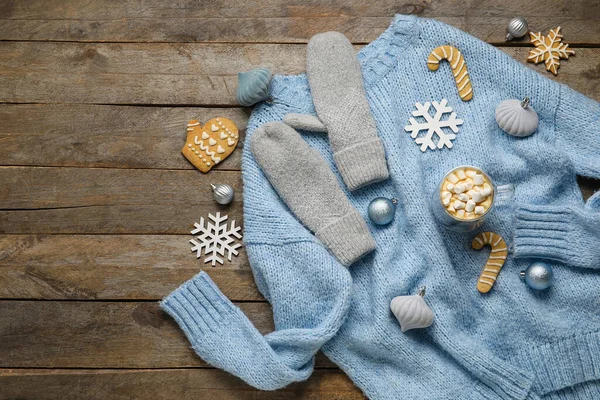 Camisola Inverno Elegante Luvas Decoração Natal Xícara Com Cacau Marshmallows — Fotografia de Stock