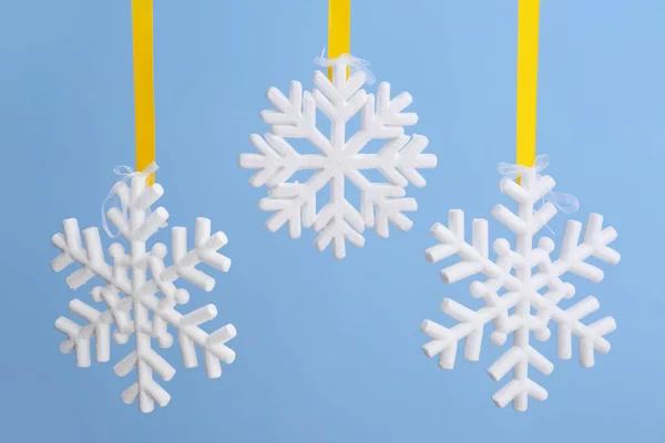 Beautiful Hanging Snowflakes Blue Background — Stock Photo, Image