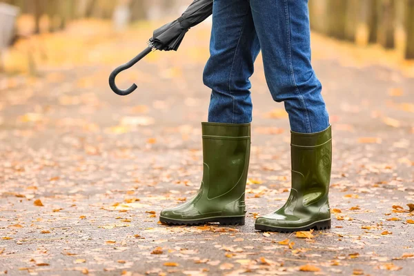 Man Wearing Gumboots Park Autumn Day — Stock Photo, Image