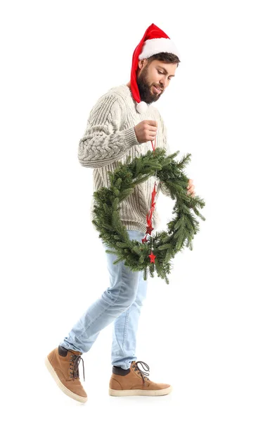 Sétáló Ember Karácsonyi Koszorú Fehér Háttér — Stock Fotó