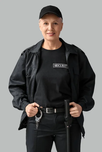 Guardia Sicurezza Femminile Sfondo Grigio — Foto Stock