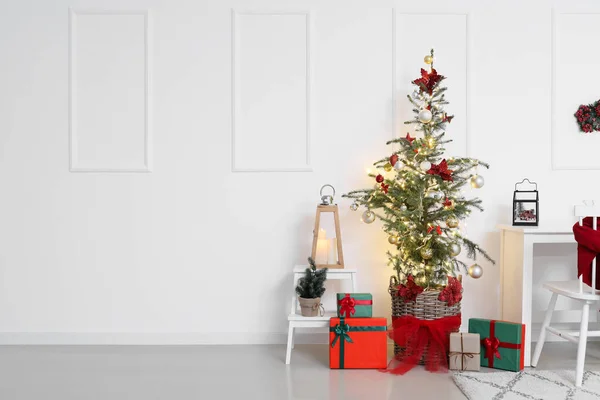 Christmas Tree Gifts Candles Stepladder Light Wall — Stock Photo, Image