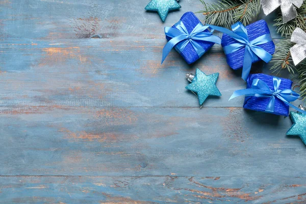 Presentes Natal Decoração Fundo Madeira Azul — Fotografia de Stock