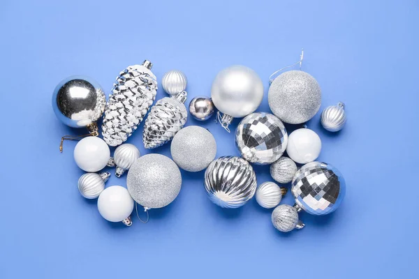 Stilvolles Weihnachtsdekor Auf Blauem Hintergrund — Stockfoto