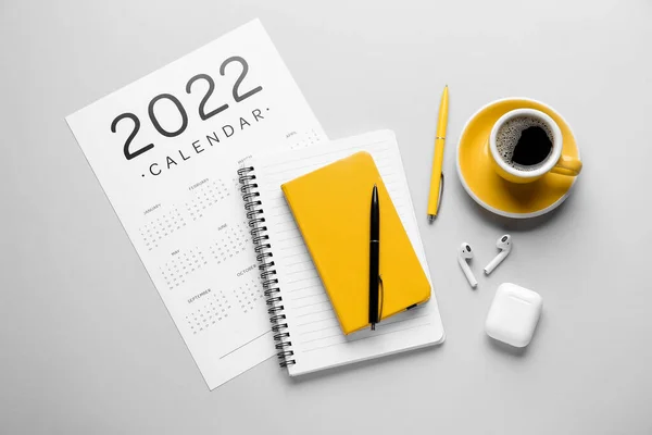 Paper Calendar Year 2022 Stationery Supplies Earphones Cup Coffee Grey — Stock Photo, Image