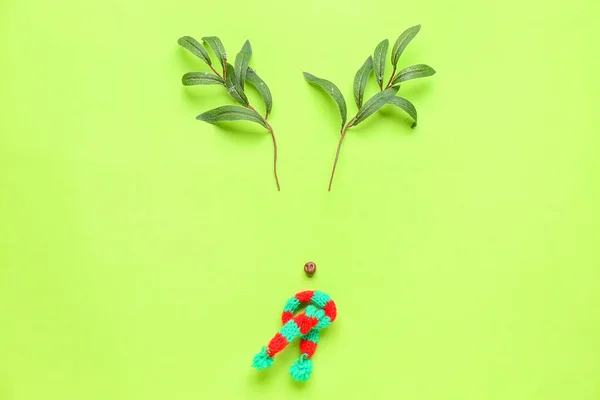 Christmas Reindeer Made Plant Branches Small Knitted Scarf Color Background — Stock Photo, Image