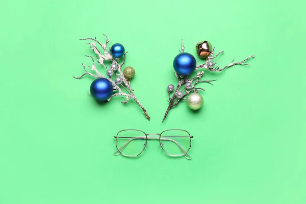 Creative Composition Reindeer Face Made Christmas Decor Eyeglasses Color Background — Stock Photo, Image
