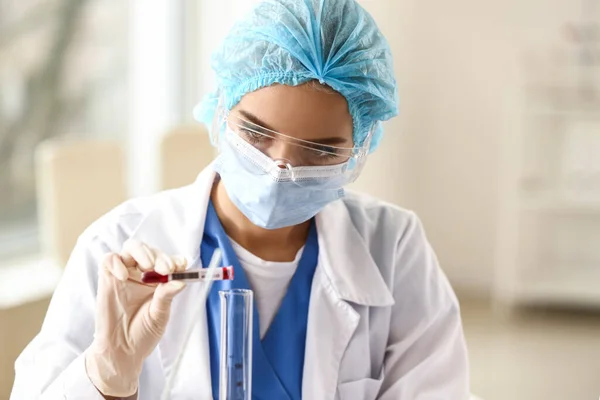 Scientist Working Sample Laboratory — Stock Photo, Image