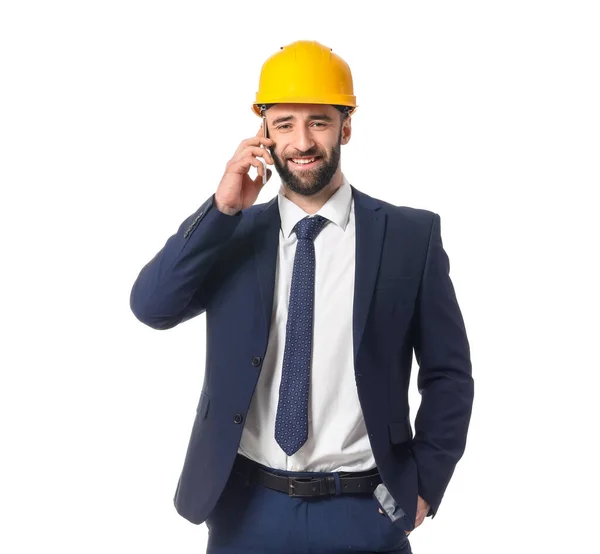 Katı Şapkalı Sanayi Mühendisi Beyaz Arka Planda Cep Telefonuyla Konuşuyor — Stok fotoğraf